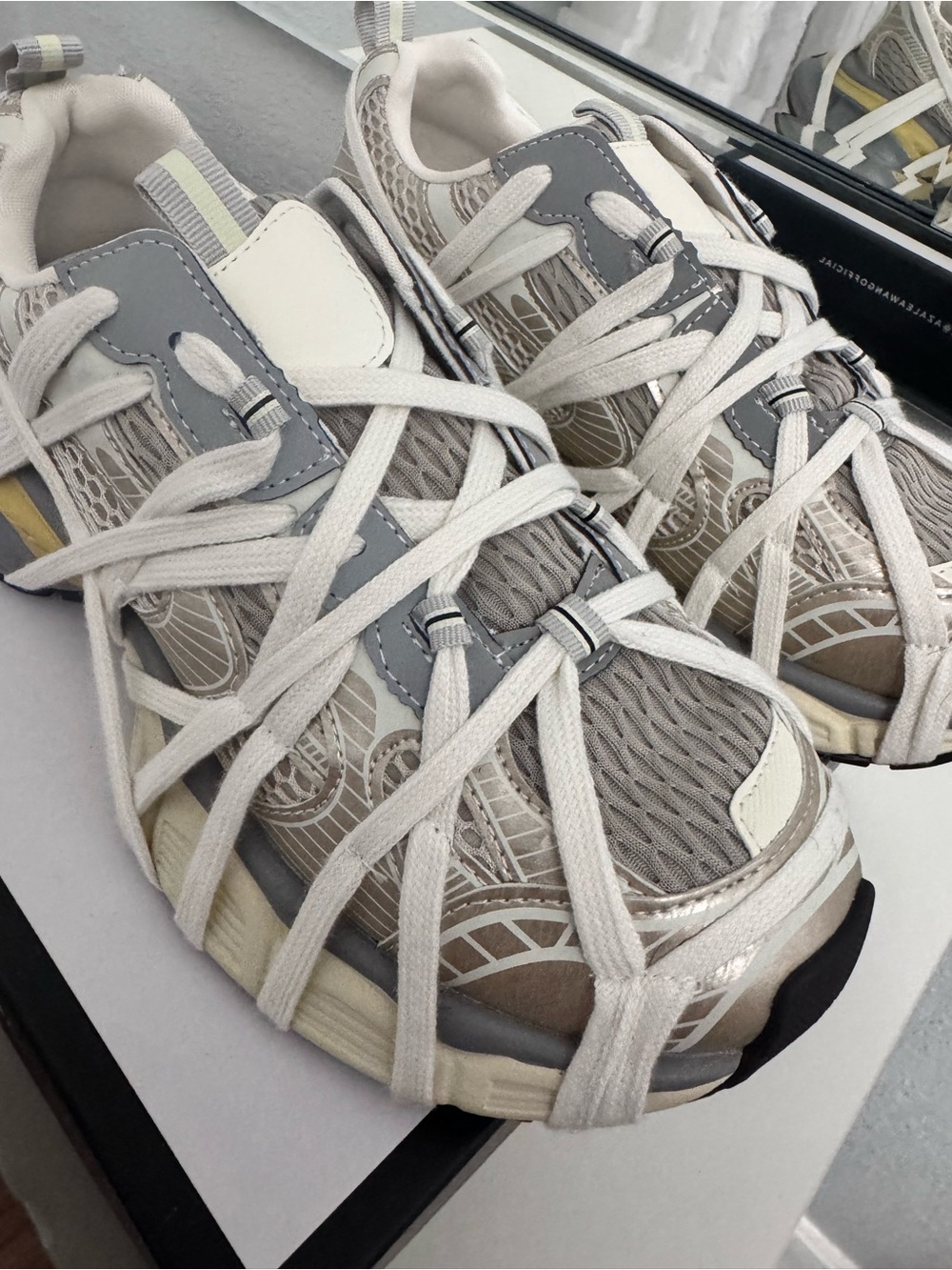 Azalea Wang Women's Gray and Cream Athletic Sneakers - Picture 5 of 10